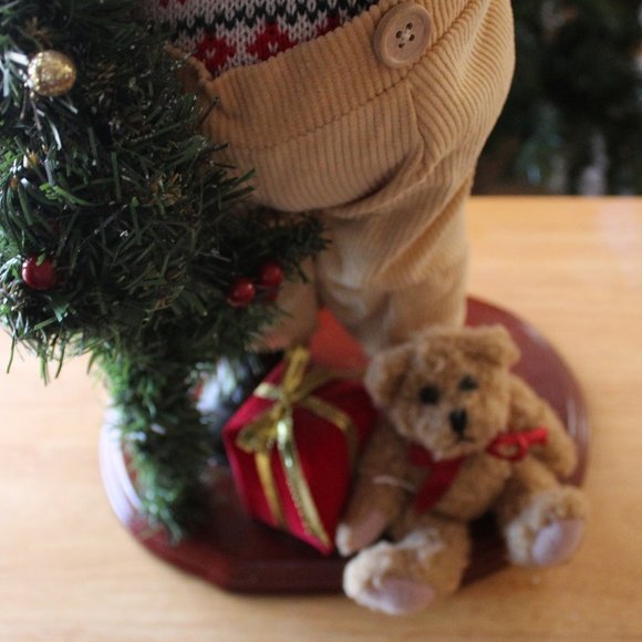 Vintage Old World Santa 17 inches on Wooden base - Picture 2 of 3